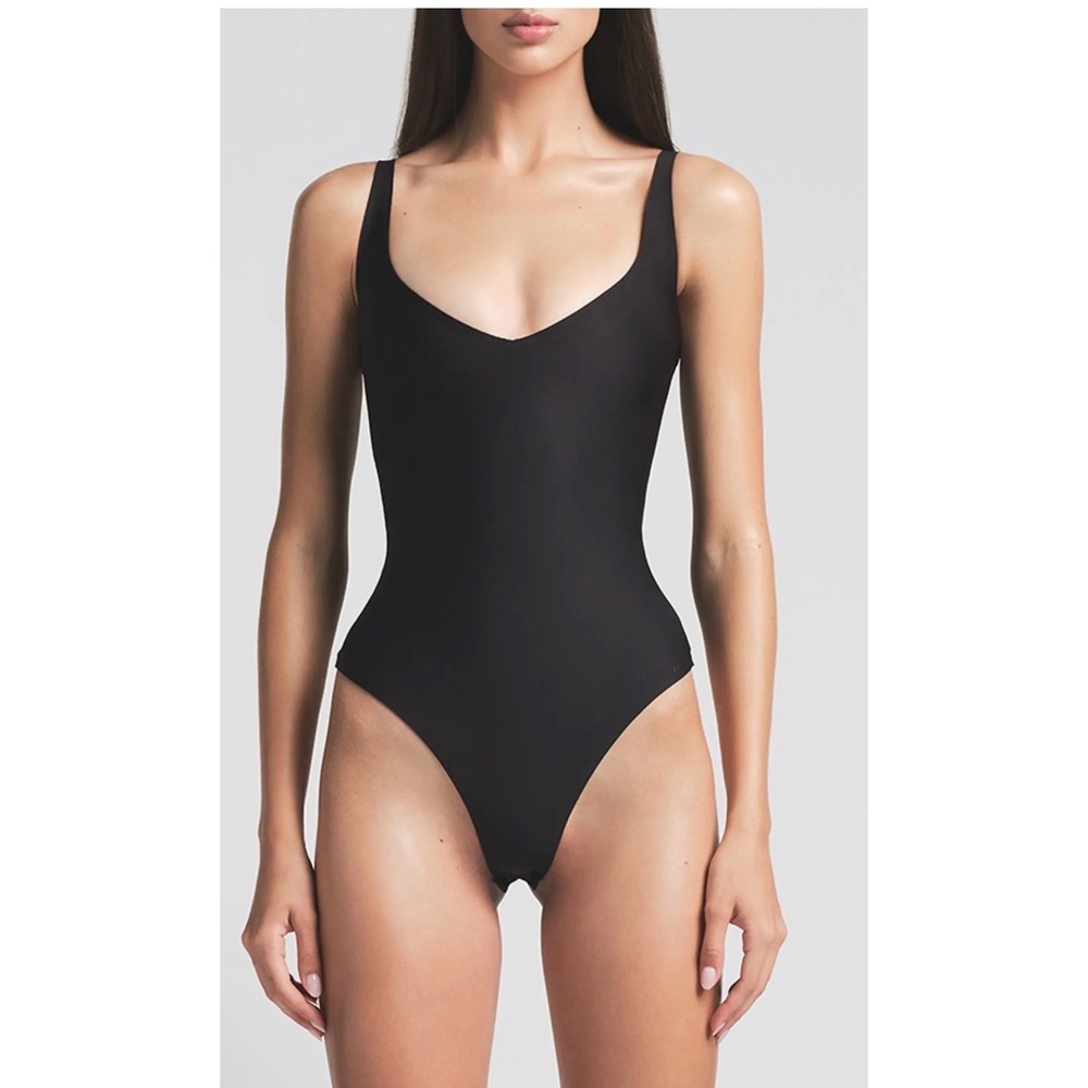 SKIMS Body CS Plunge Bodysuit Onyx Black Large NWT Size Large